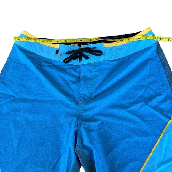 Quicksilver New Wave Everyday Boardshorts Blue Yellow 10” Inseam Size 34 GUC - Picture 8 of 10